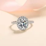 Oval Cut Moissanite Ring